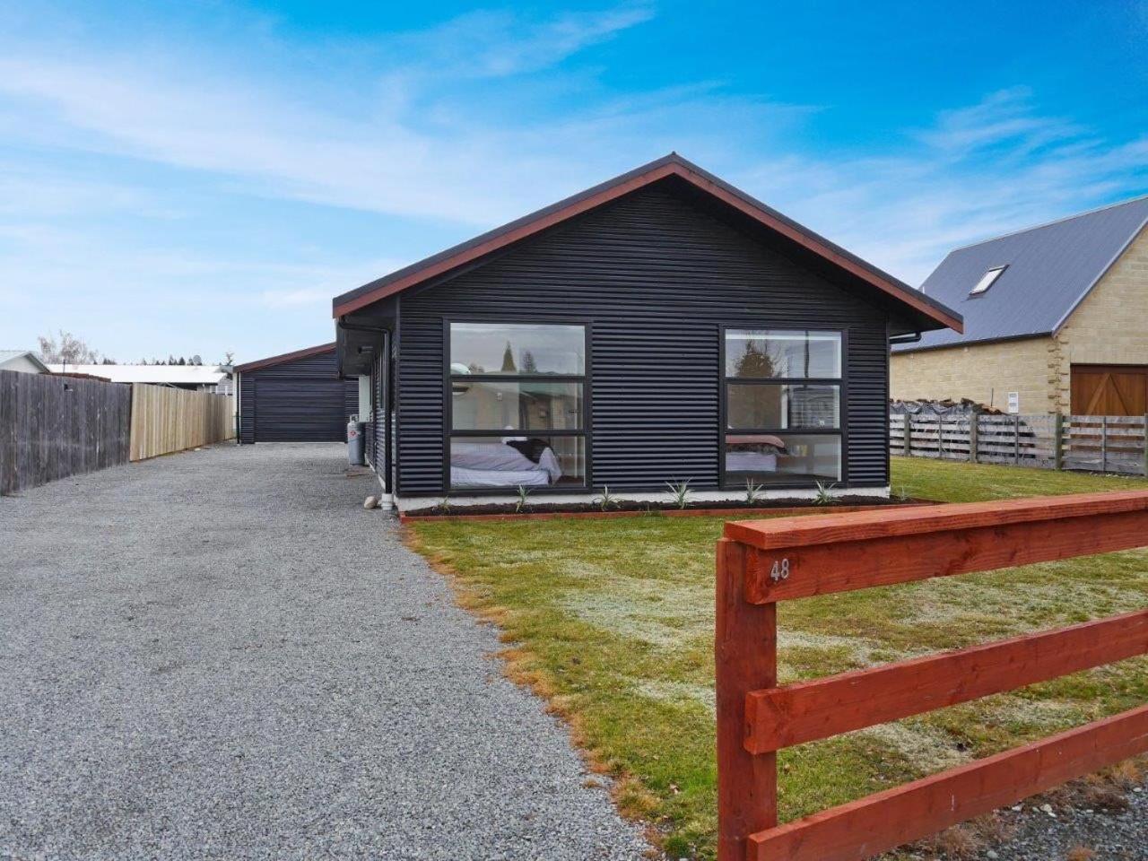 Townhouse Feel In Irishman Villa Twizel Eksteriør bilde
